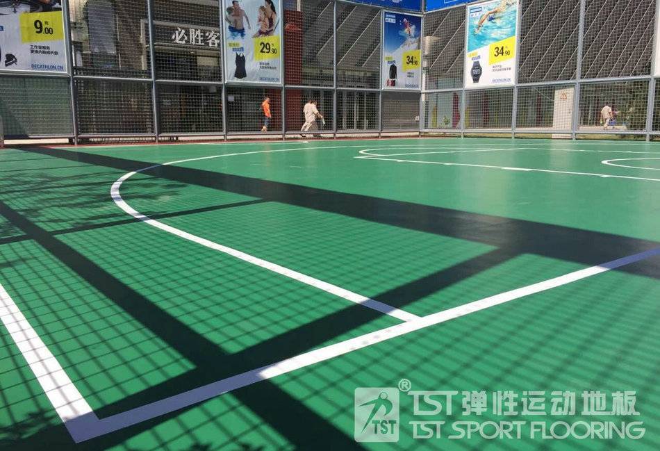 北京迪卡儂室外籃球場